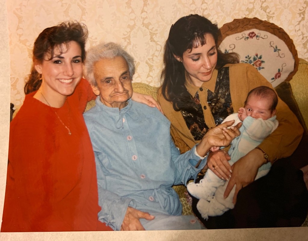 Lilo Bollmann, granddaughters and grandchild.